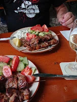 Souvlaki Mit Tsatsiki Und Salat